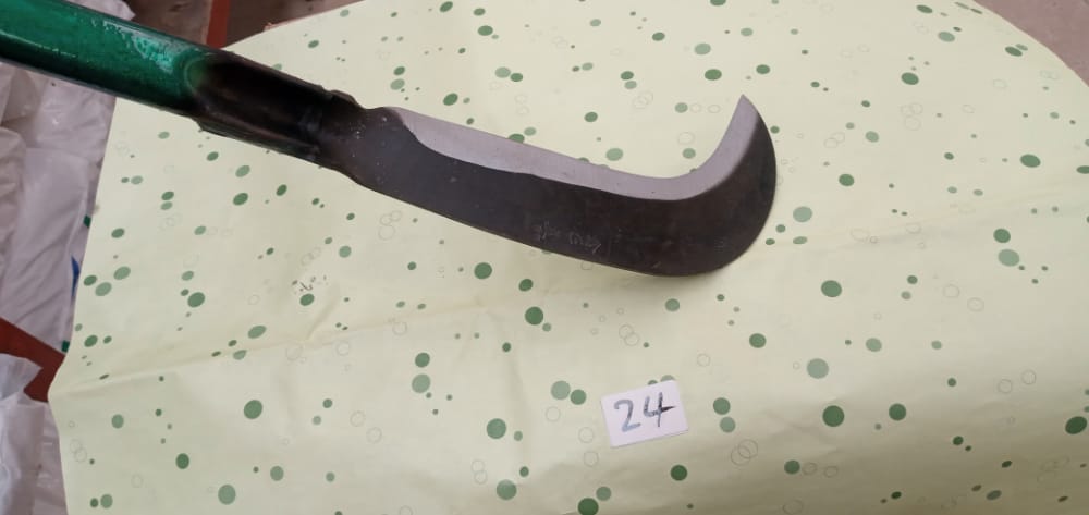 صورة سيف نخل كبير 120سم  معدني صيني   24