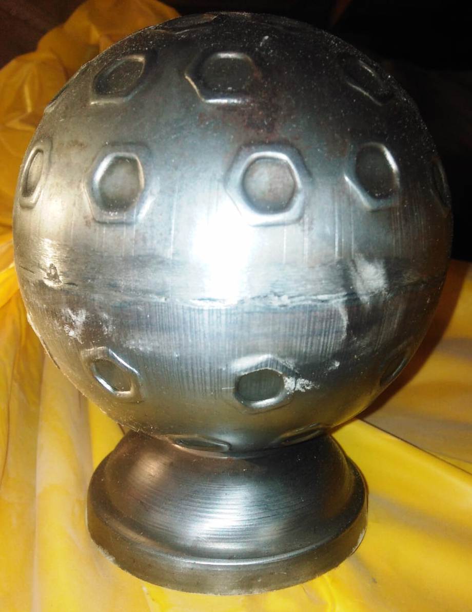 صورة اكسسوارات حديد كره حديده مزخرفه