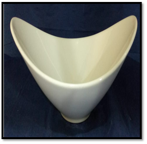 صورة طبق صينى ابيض شكل مركبة