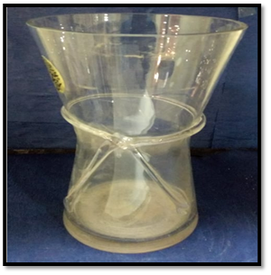 صورة فازة طبلة بفيونكه زجاجيه