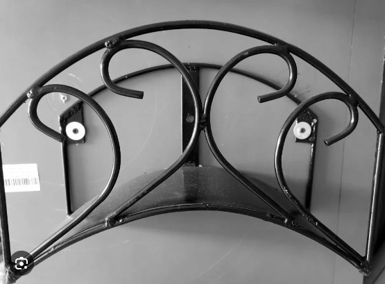 صورة ستاند ترولى حائط حجم صغير