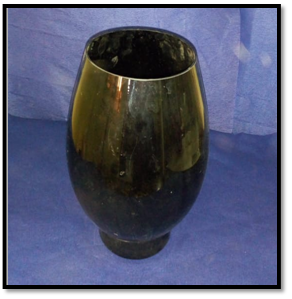 صورة فازة كلوديا اسود