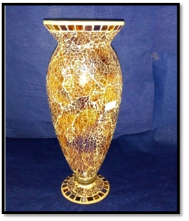 صورة فازة  زجاجيه  مزخرفه دهبى تكسير شكل زير 