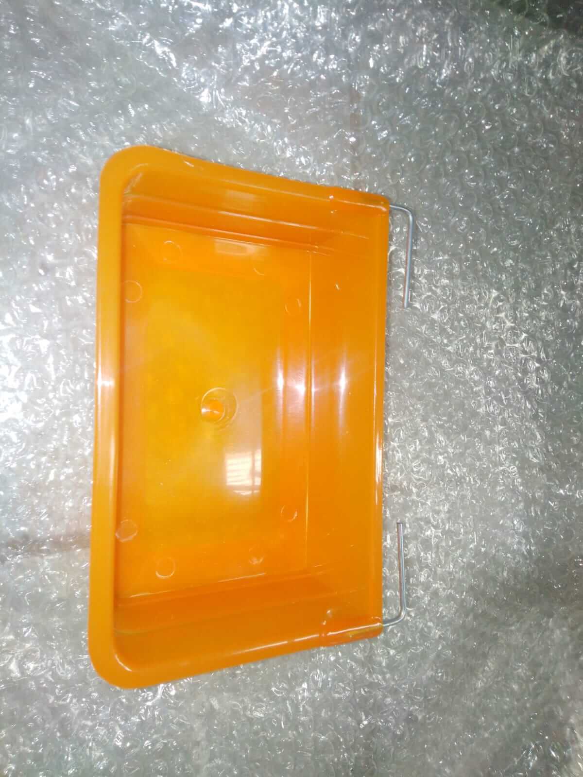 صورة مشارب طيور مربعه كبيره ( اصفر + اخضر + برتقالي + ازرق ) تايلاندي