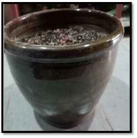 صورة قصرية فخار بنية كبيرة