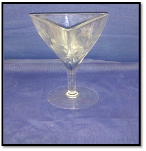 صورة فازة كاس مثلثه الراس 