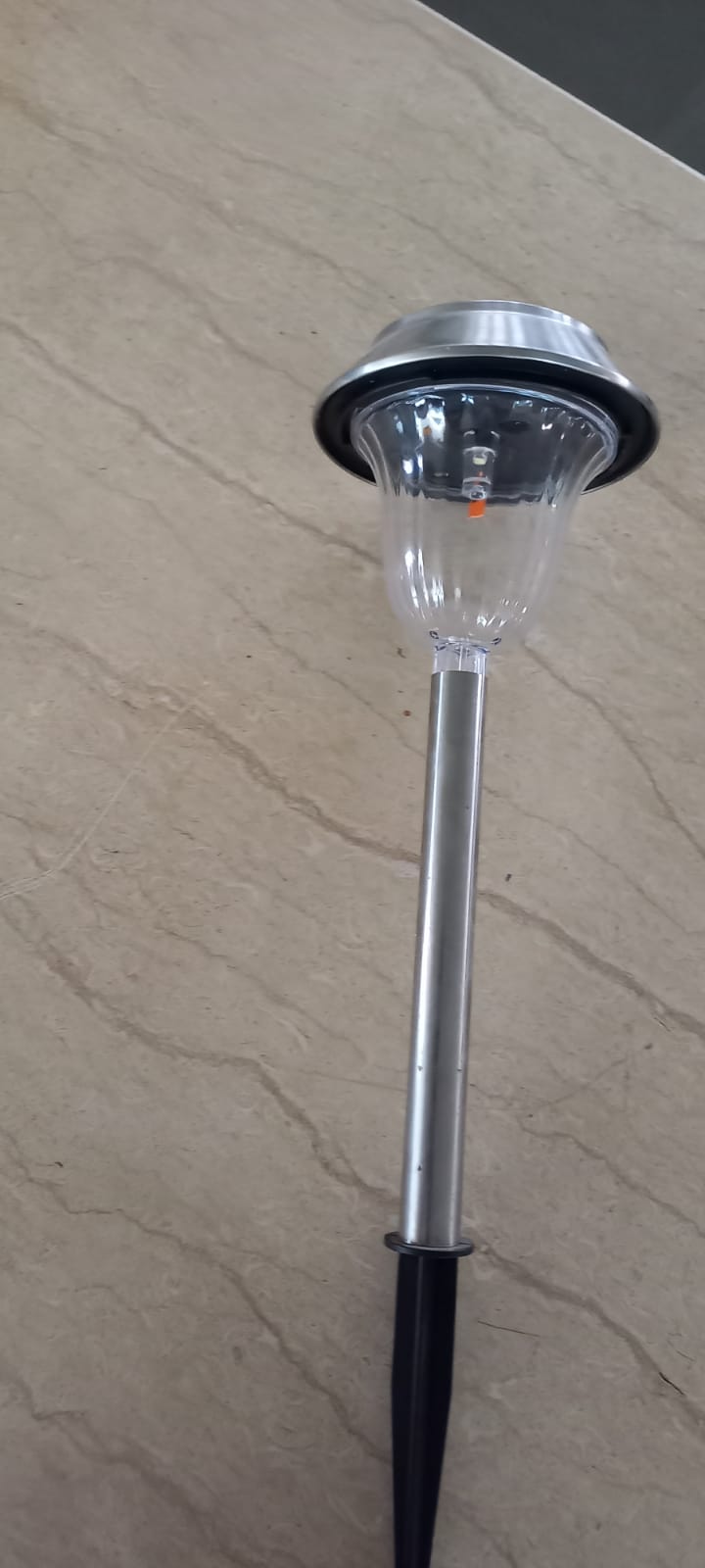 صورة كشاف طاقة شمسية ديكور حدائق وممرات